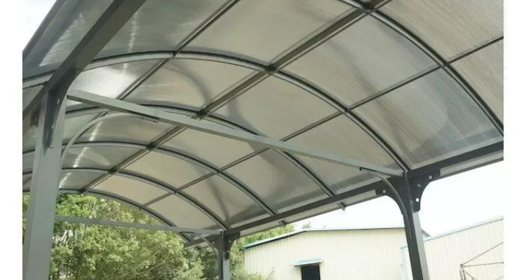 l'alu, idéal pour un carport véhicule de loisirs discount